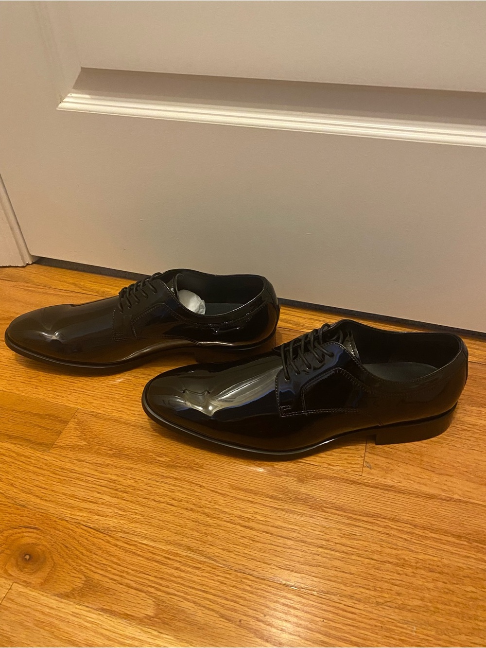 Aldo Glossy Black Patent Lace-Up Oxfords - Picture 3 of 4